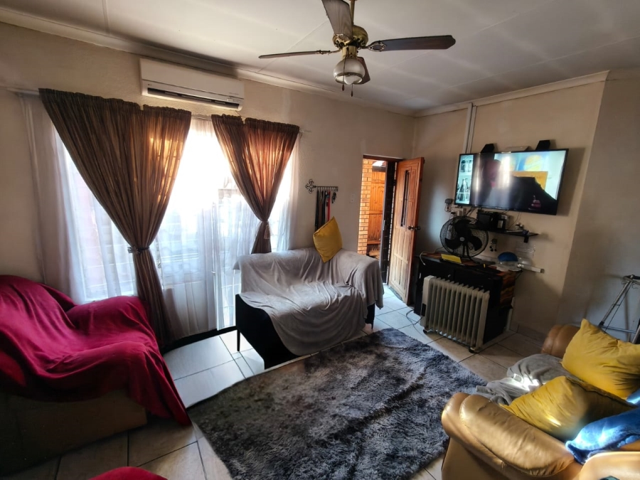4 Bedroom Property for Sale in Oos Einde North West